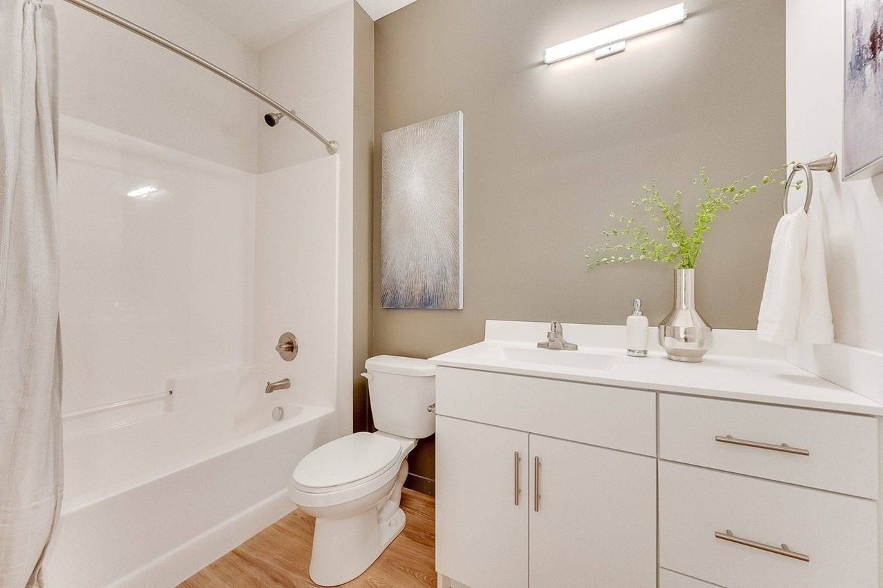 29 Bryant Apartments - Photo 7 of 31