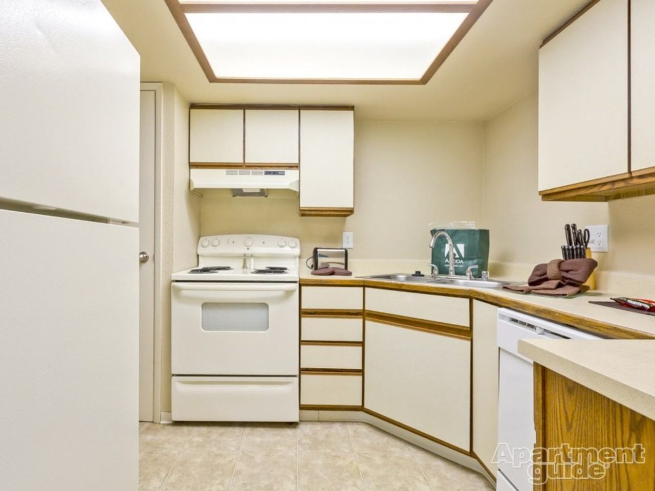 Bennett Properties Inc. DBA Villa Bonita - Photo 5 of 36