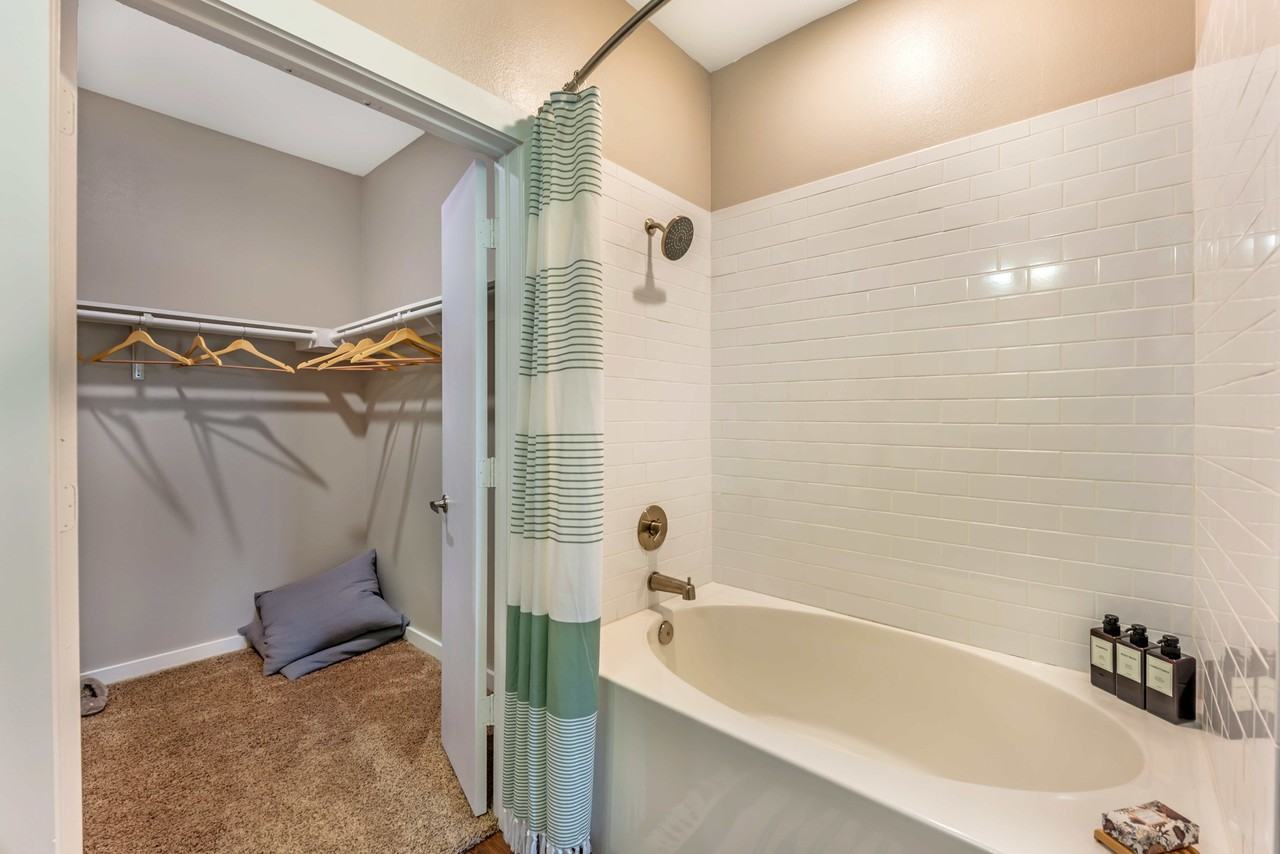 The View at Cedar Park - Photo 7 of 35