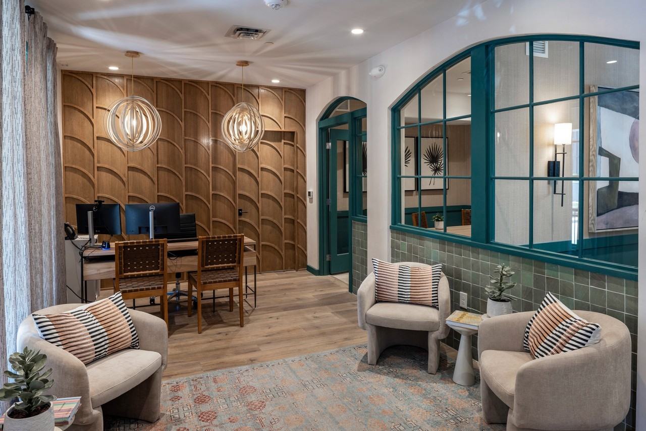 AMLI 300 - Photo 7 of 42