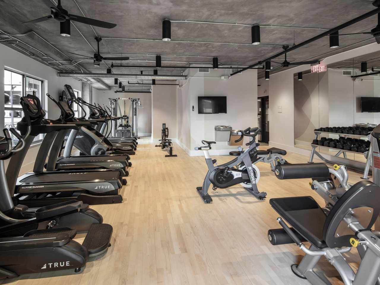 AMLI Downtown - Photo 4 of 38