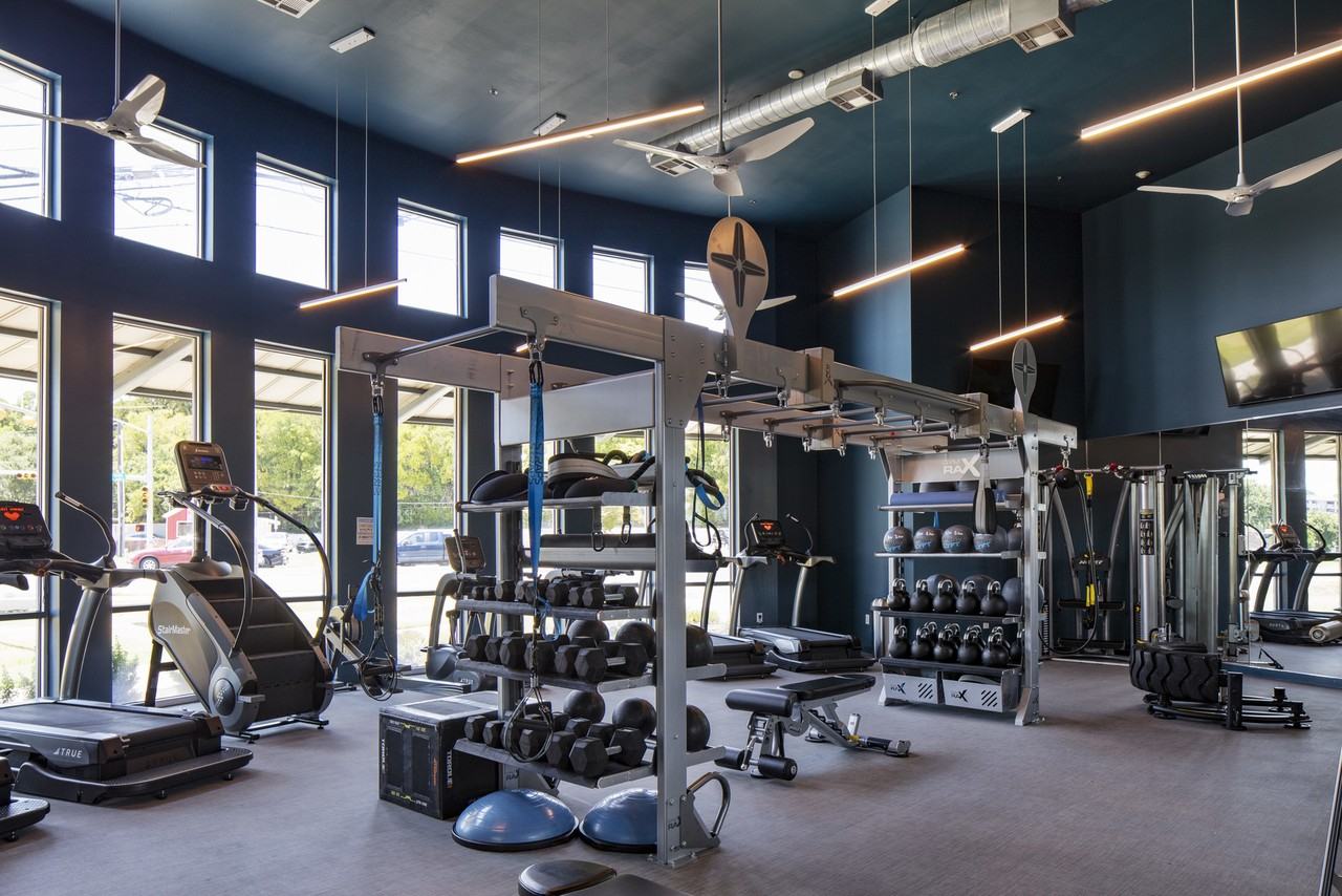 AMLI South Shore - Photo 4 of 50