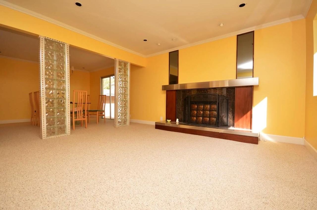 221 Green St - Photo 3 of 5