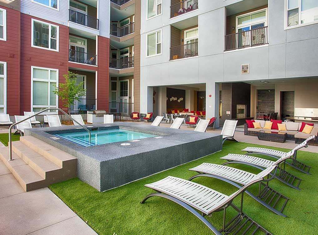 AMLI Denargo Market - Photo 2 of 35