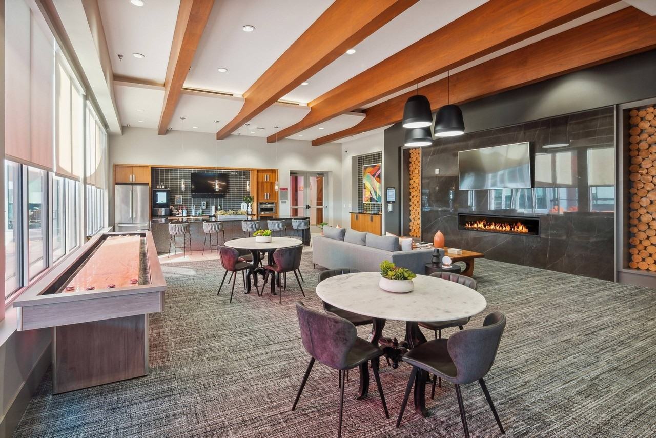 AMLI Denargo Market - Photo 5 of 35