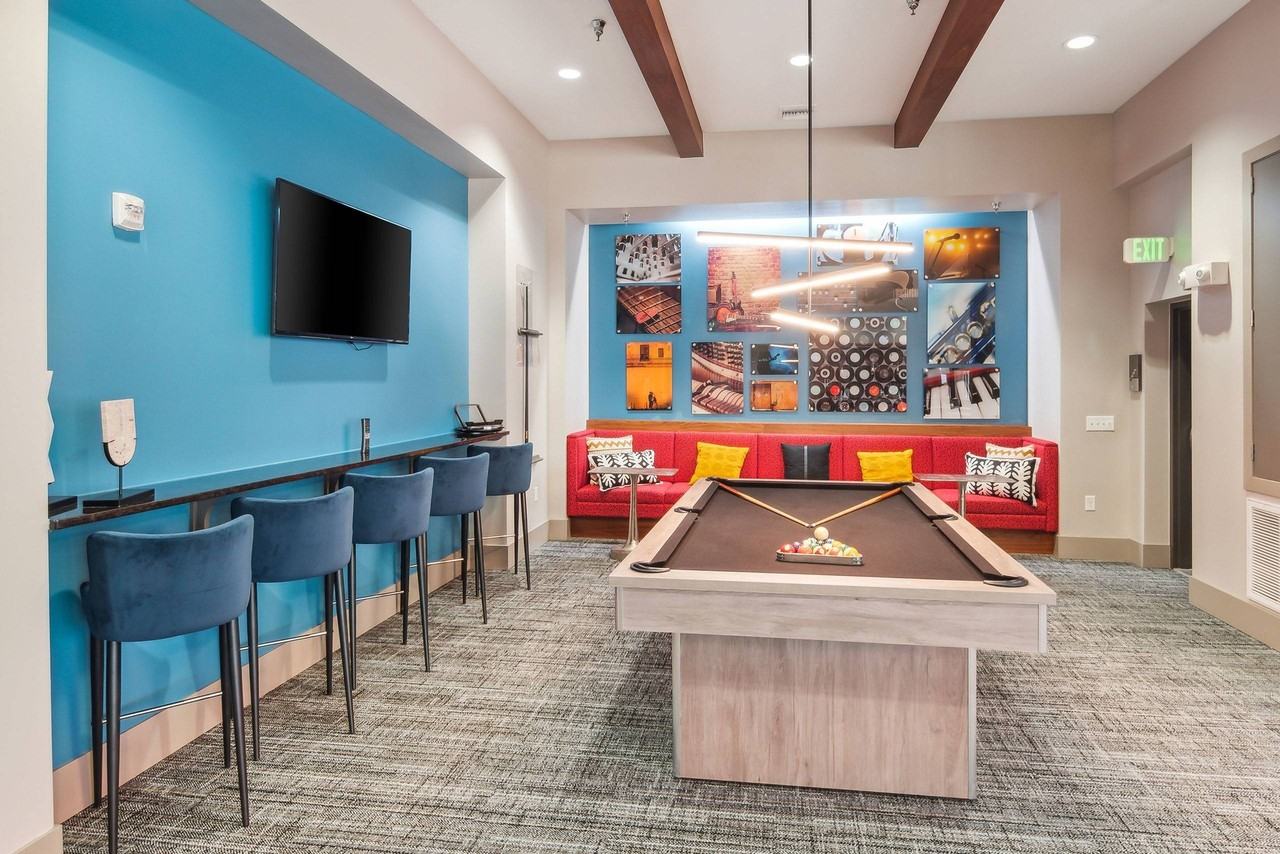 AMLI Denargo Market - Photo 6 of 35