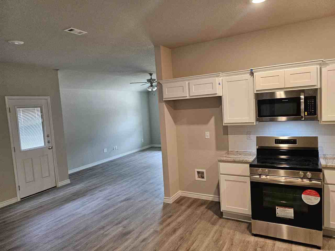 1703 Dakota Trce #B - Photo 6 of 15