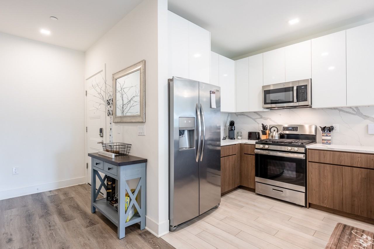 304 Washington St #302 - Photo 2 of 11