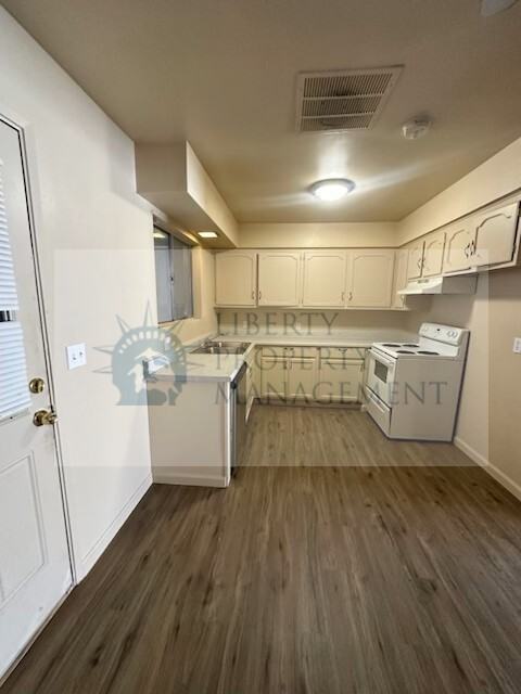 5055 E Belmont Ave #B - Photo 3 of 9