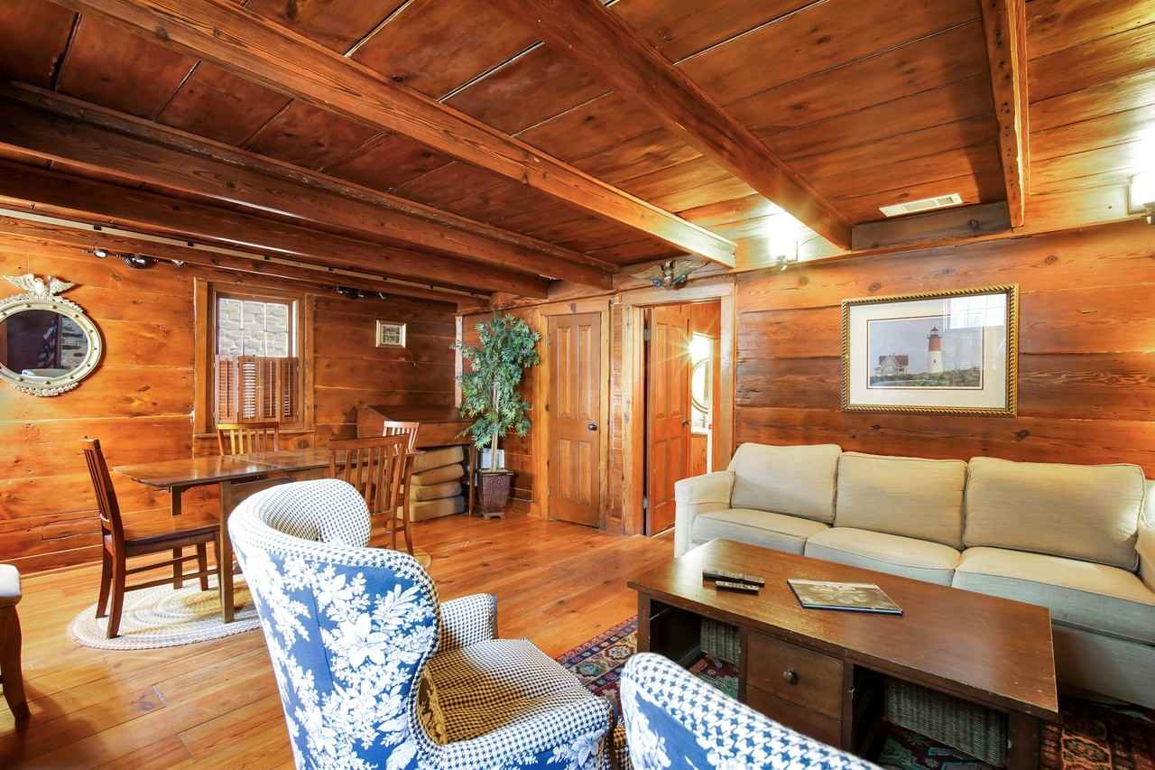 519 E York St #NA - Photo 5 of 22