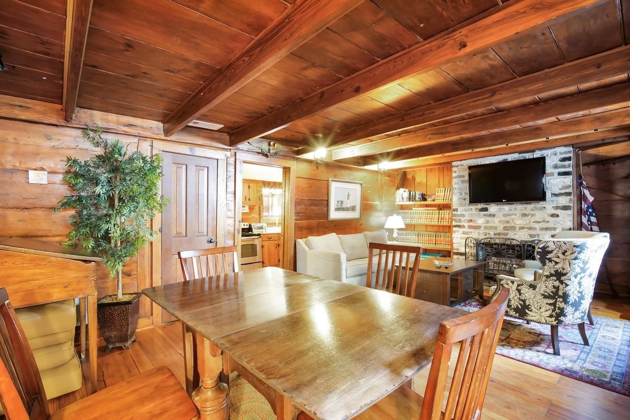 519 E York St #NA - Photo 7 of 22