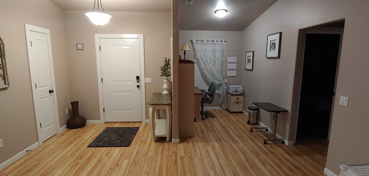 1003 Se Grandview Ave #NA - Photo 3 of 29