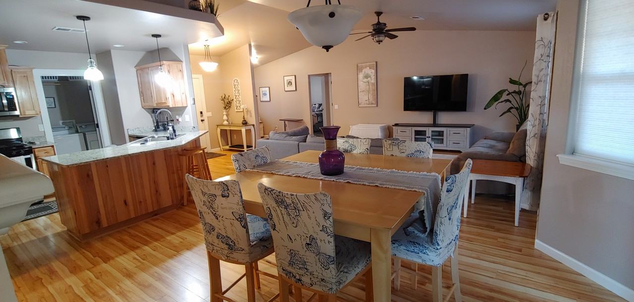 1003 Se Grandview Ave #NA - Photo 6 of 29