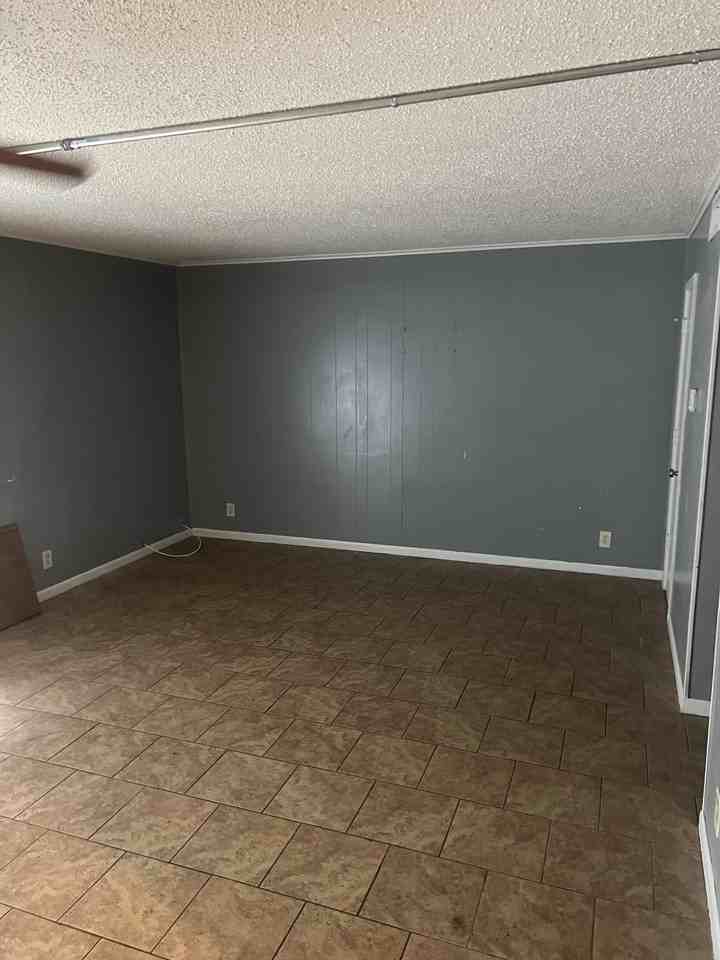 715 W Tyler St #715 - Photo 3 of 12