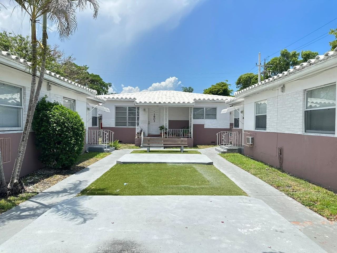 LC 11:1903 Thomas St - Photo 2 of 13