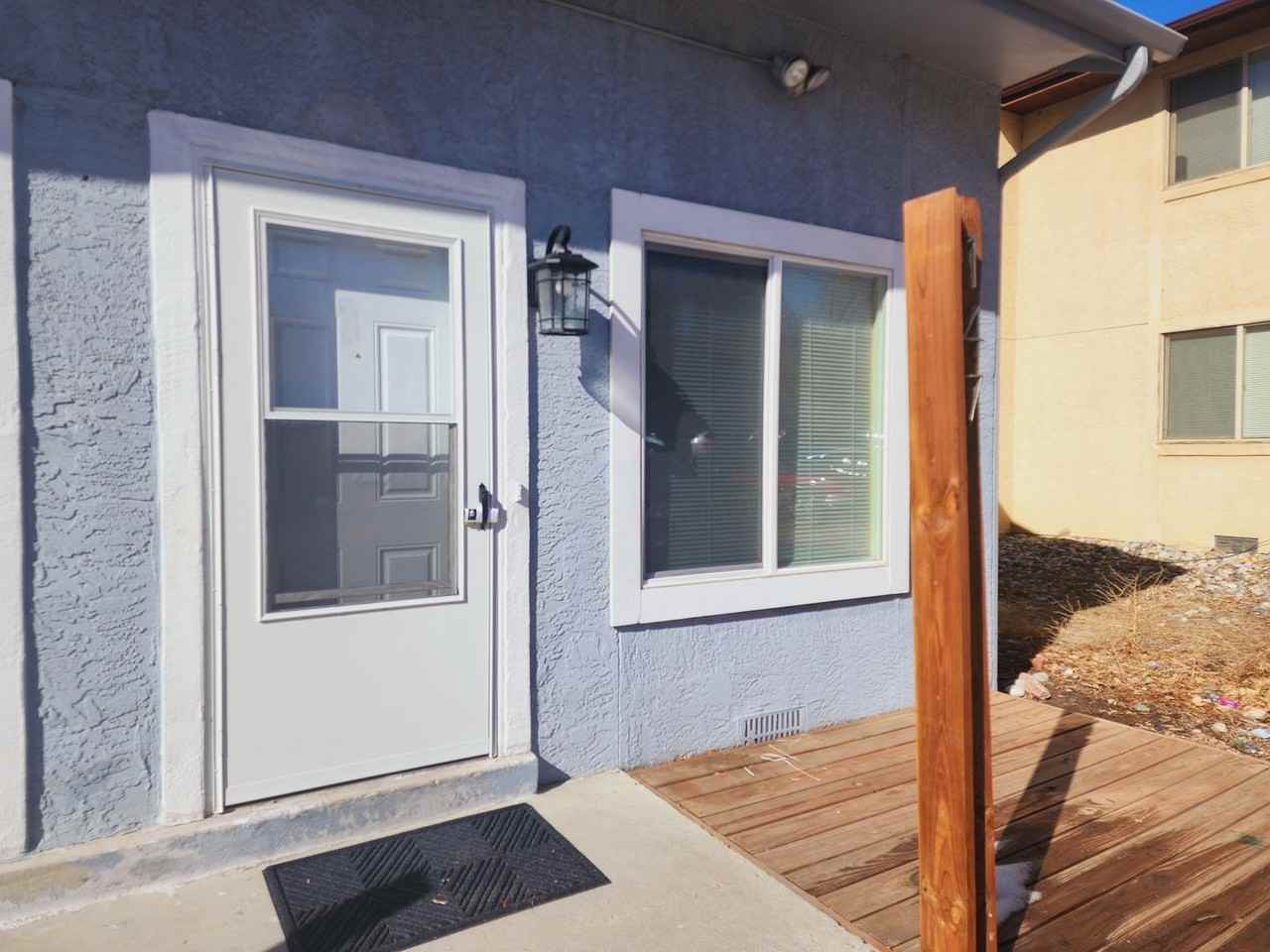 147 Wellington St - Photo 2 of 12