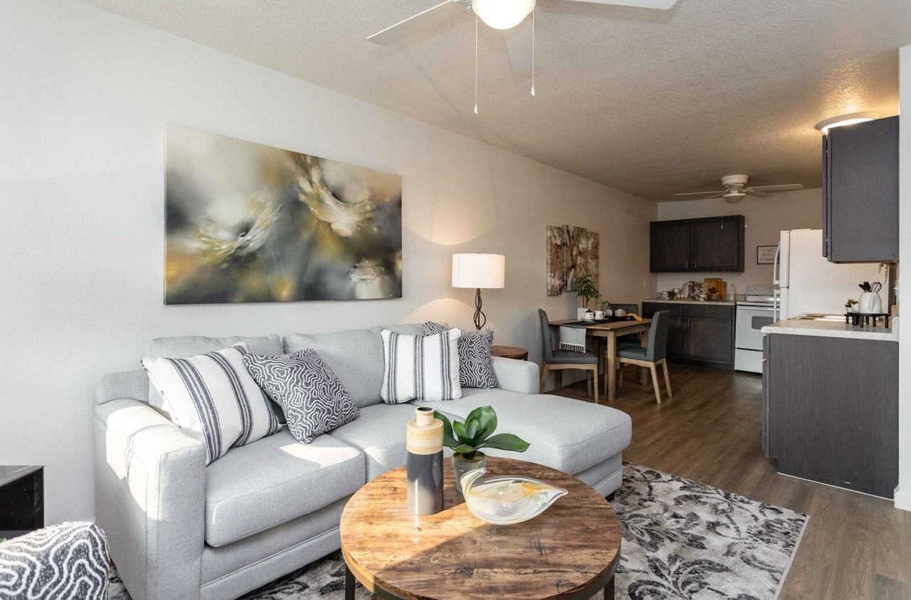 809 Robin - Photo 2 of 39