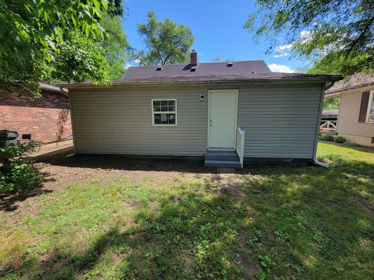 609 18th Ave - Photo 2 of 7