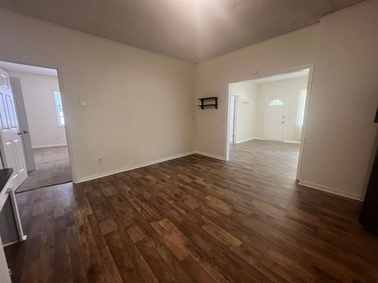 208 Brand St - Photo 3 of 13