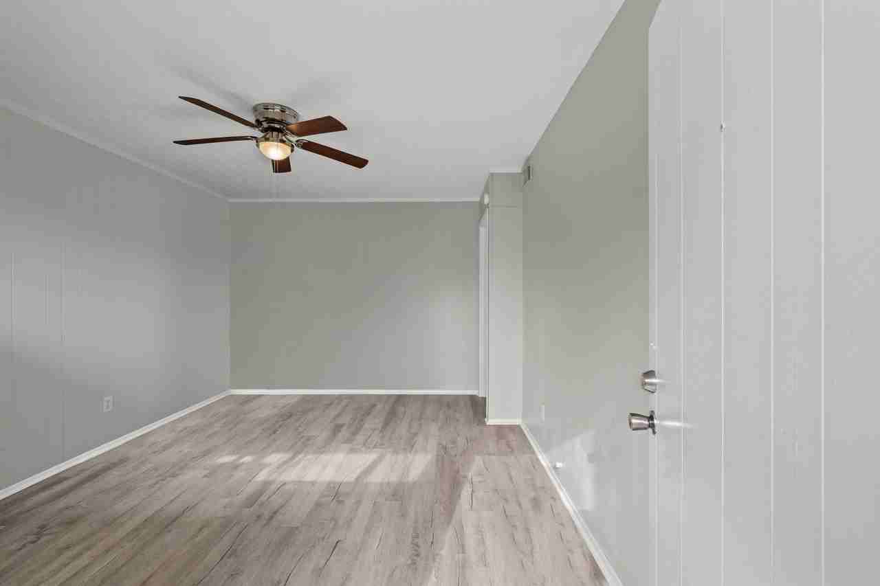 2729 Main - Photo 5 of 25