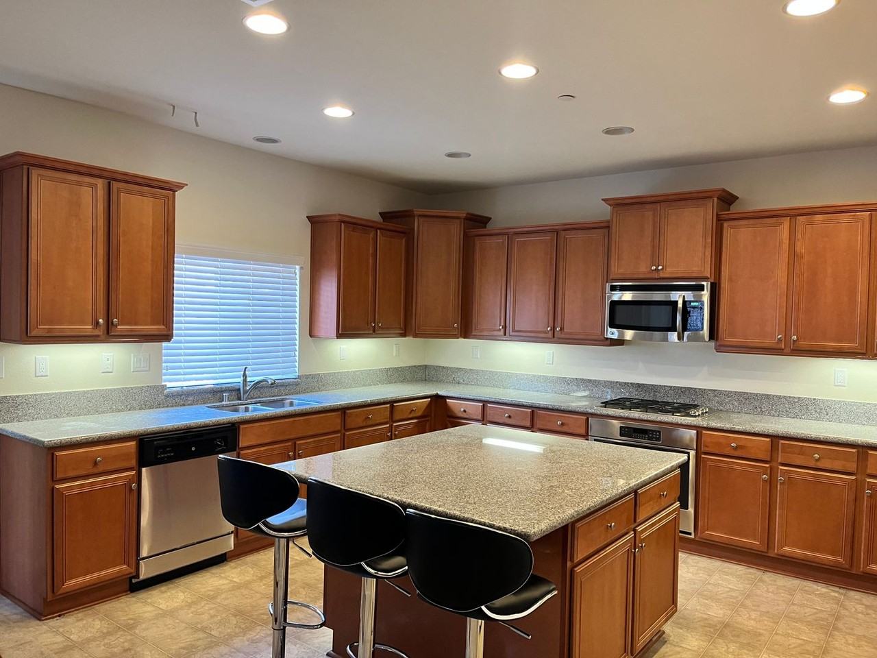 26330 Okeefe Ln - Photo 2 of 14