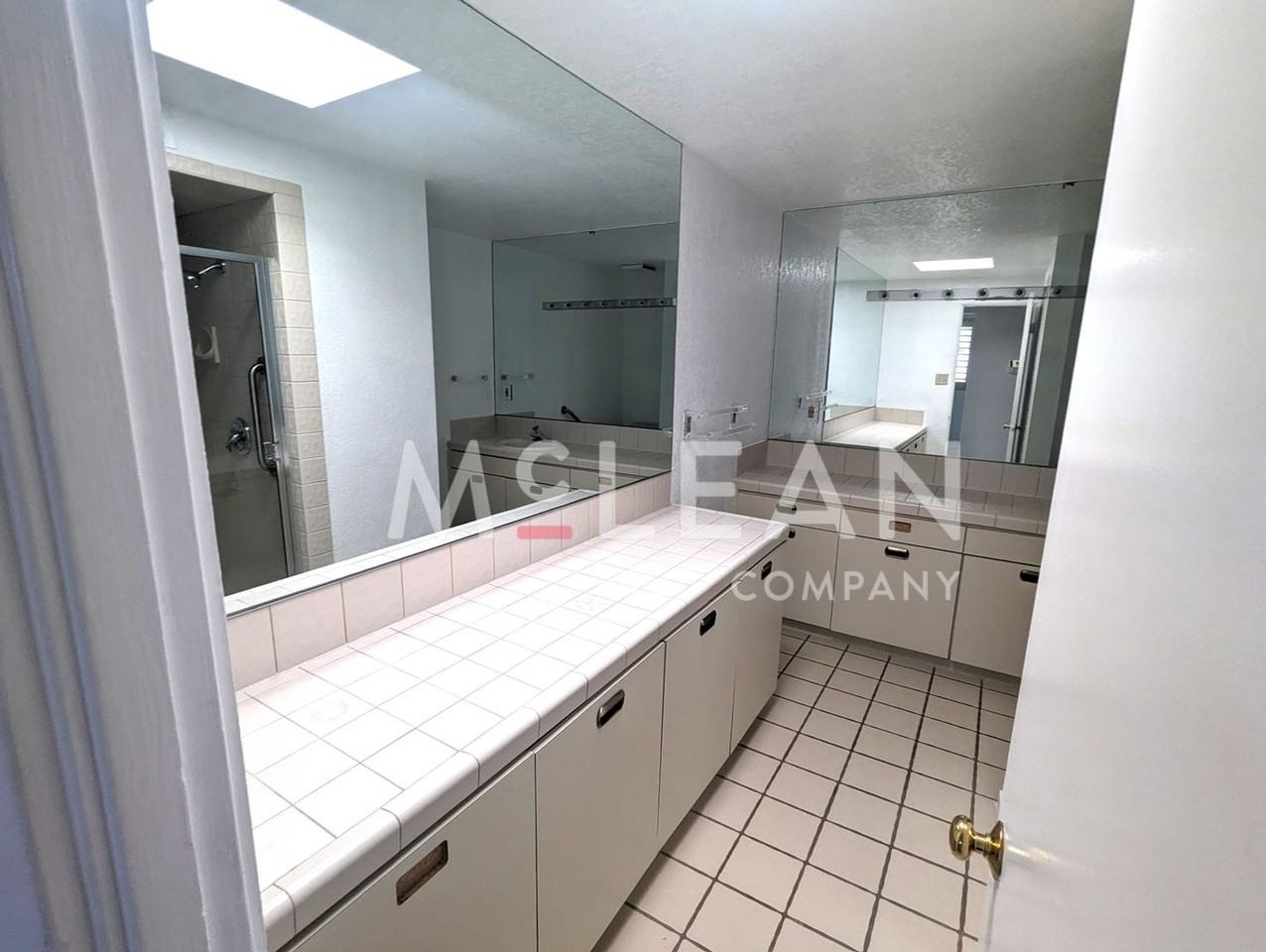 2737 E Plaimor Ave - Photo 3 of 30