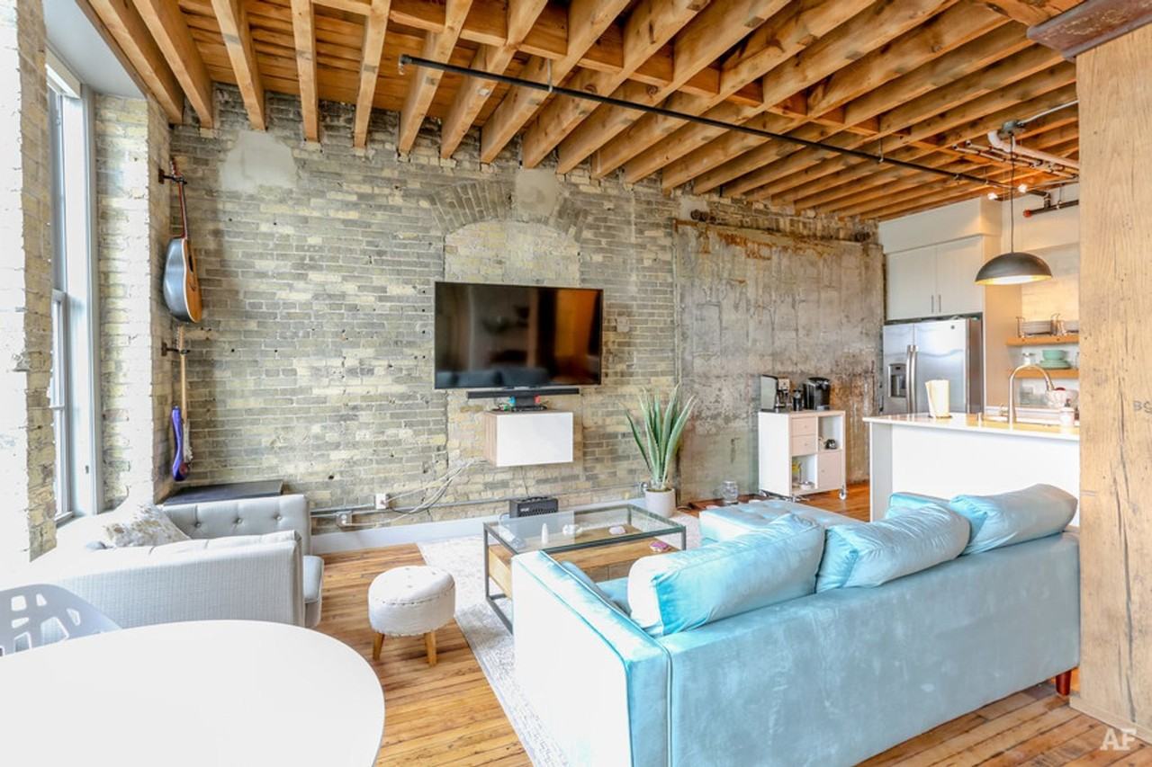 Serif MKE - Photo 2 of 10