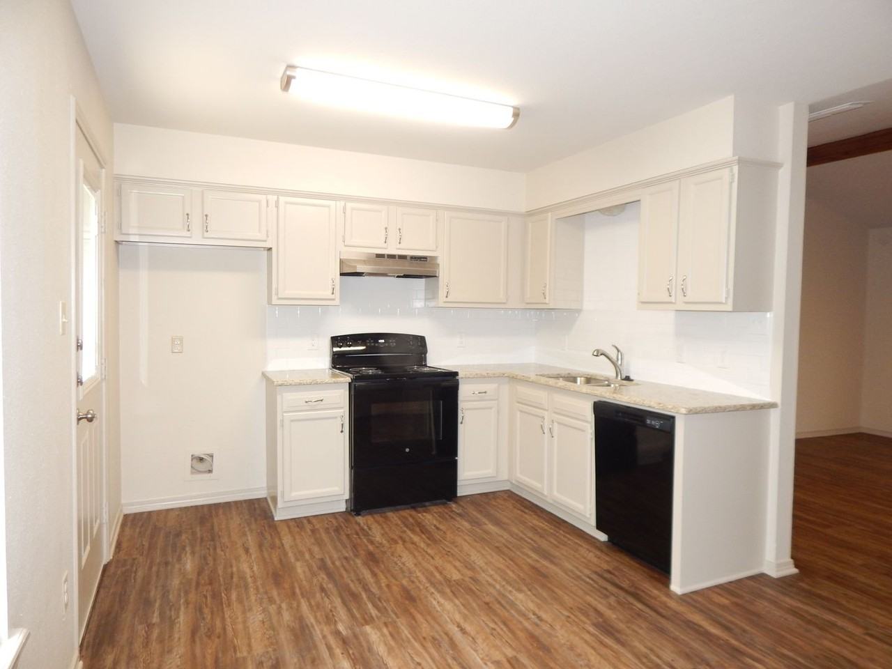 10074 Wooded Way - Photo 5 of 27