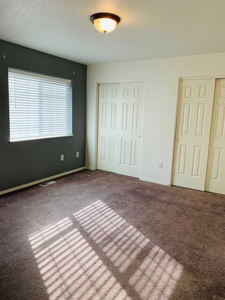 2748 Flynn Ln - Photo 7 of 18