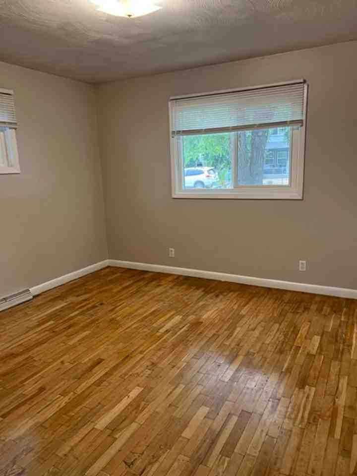 616 Minnesota Ave - Photo 2 of 20