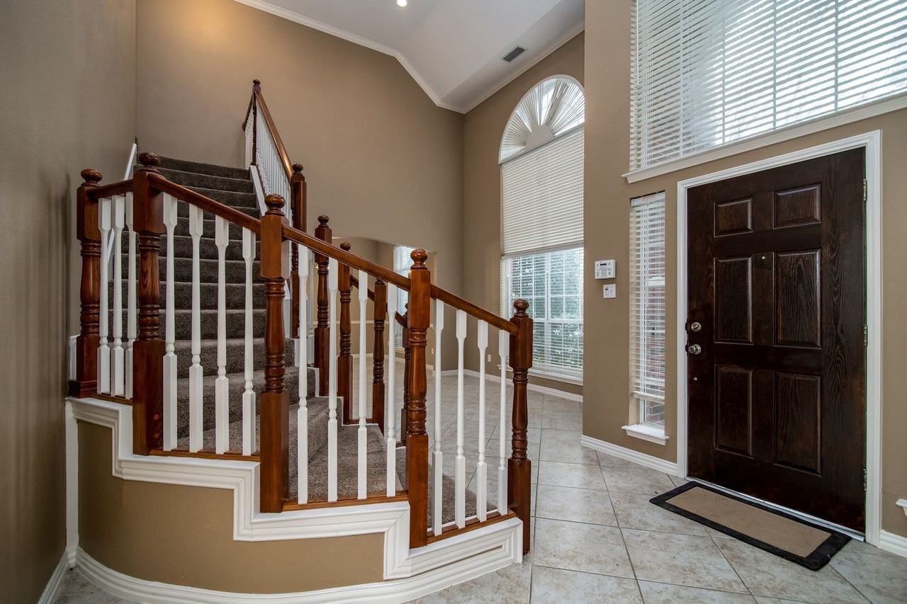 2313 Dampton Drive - Photo 3 of 34