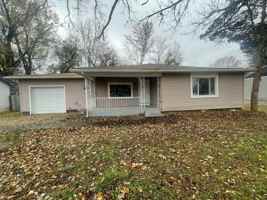 featured image of 1032 E Cherokee St