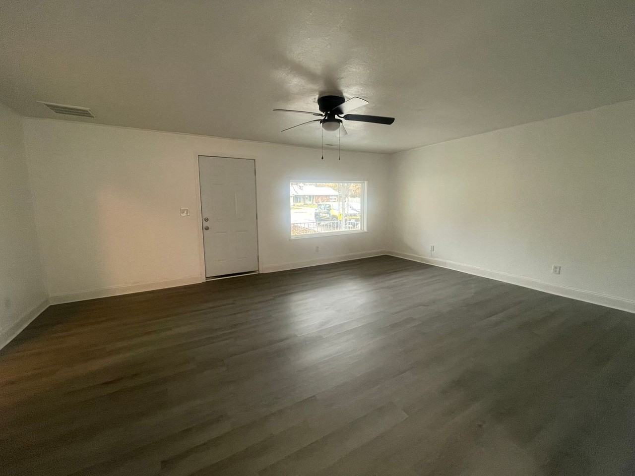 1032 E Cherokee St - Photo 3 of 16