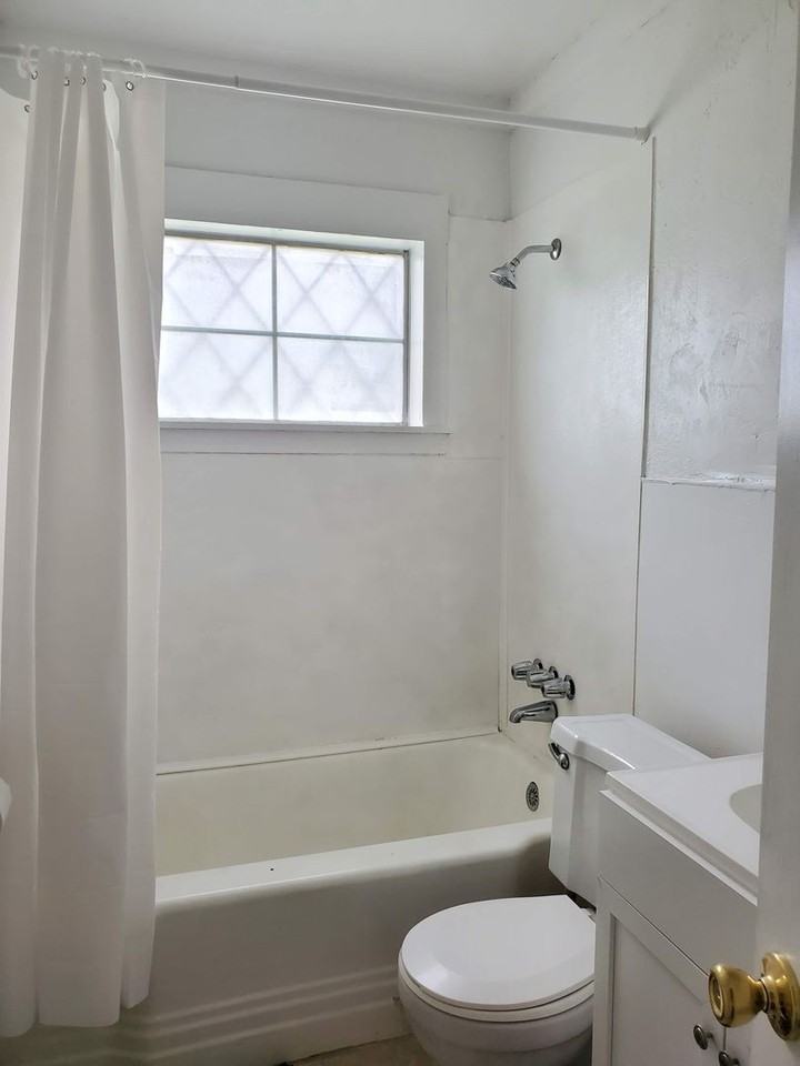 231 Lincoln Dr - Photo 4 of 8
