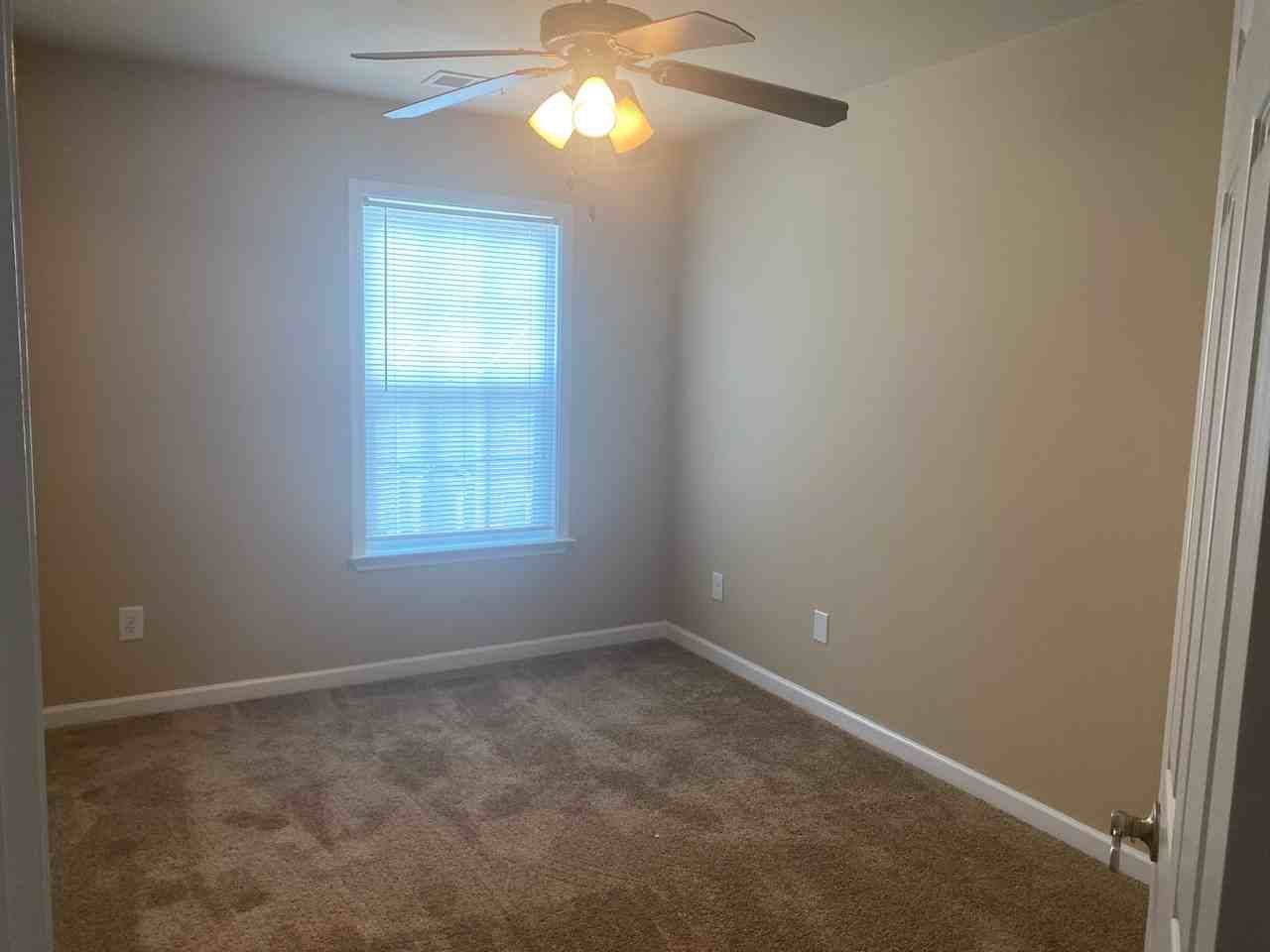 2192 River Park Ct - Photo 5 of 9