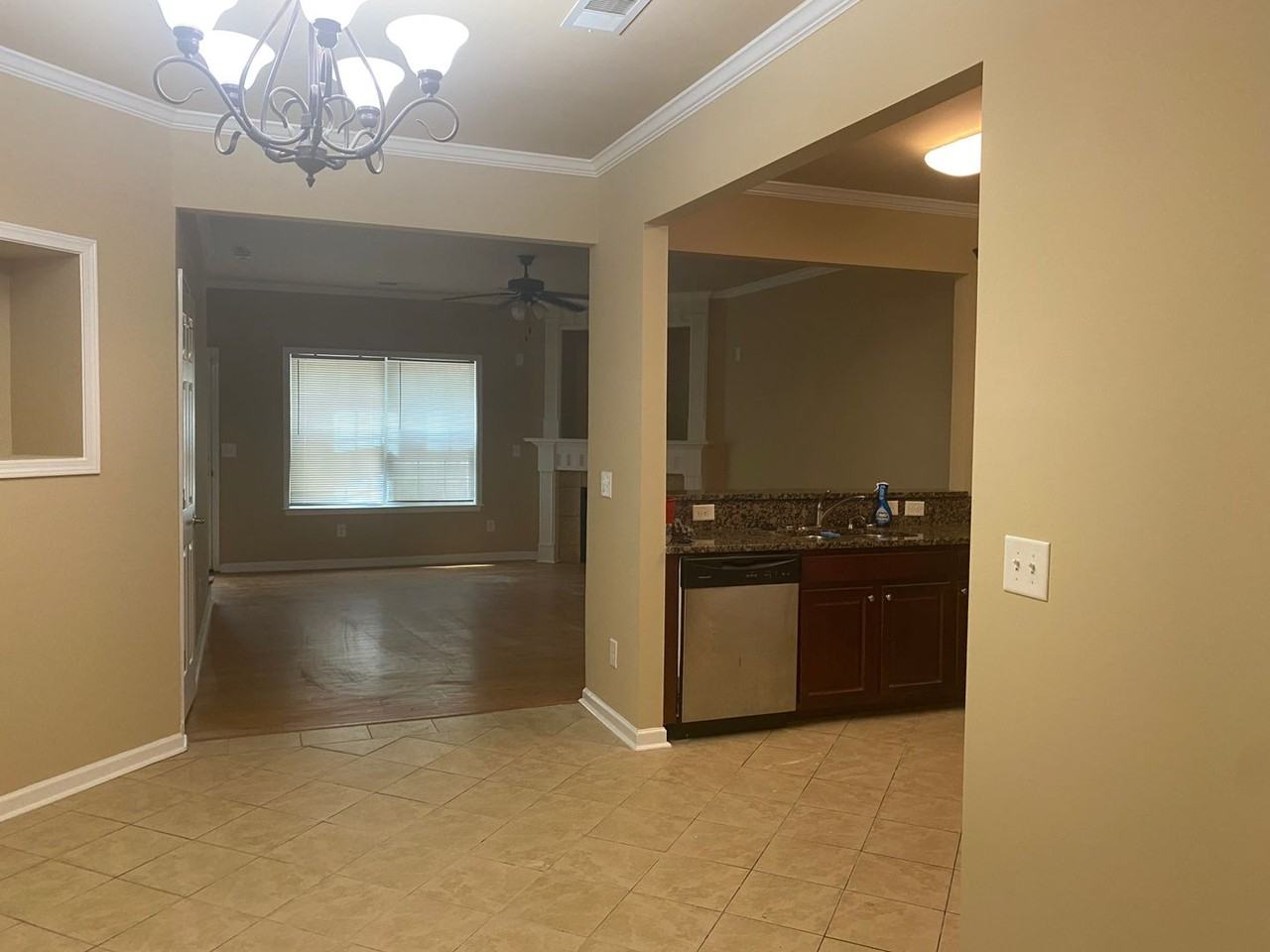 2192 River Park Ct - Photo 3 of 9