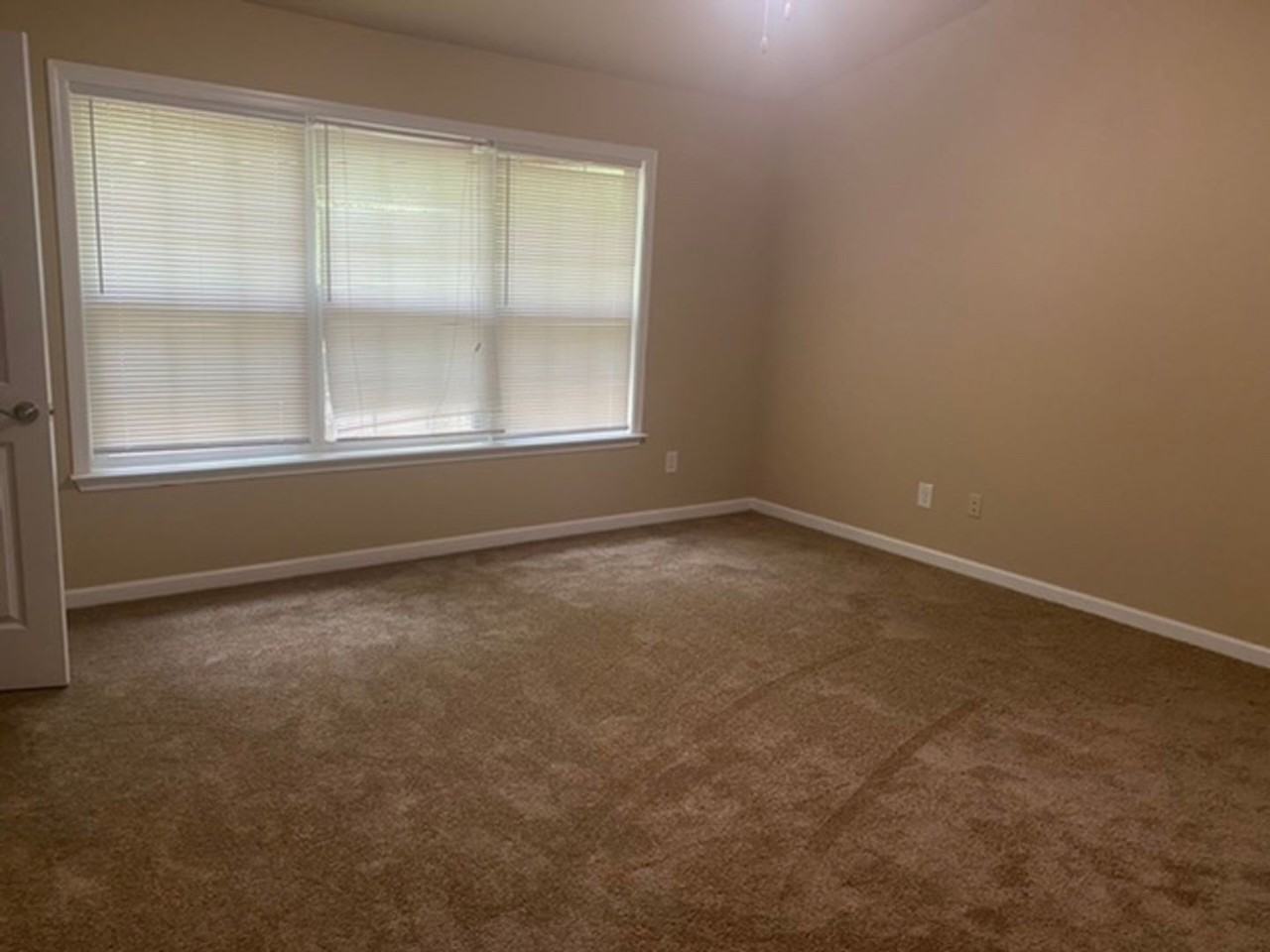 2192 River Park Ct - Photo 7 of 9