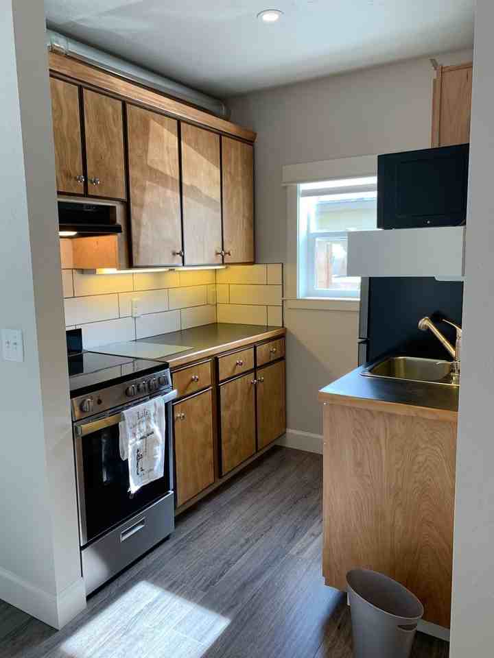 44 Sw Roosevelt Ave #C - Photo 4 of 12