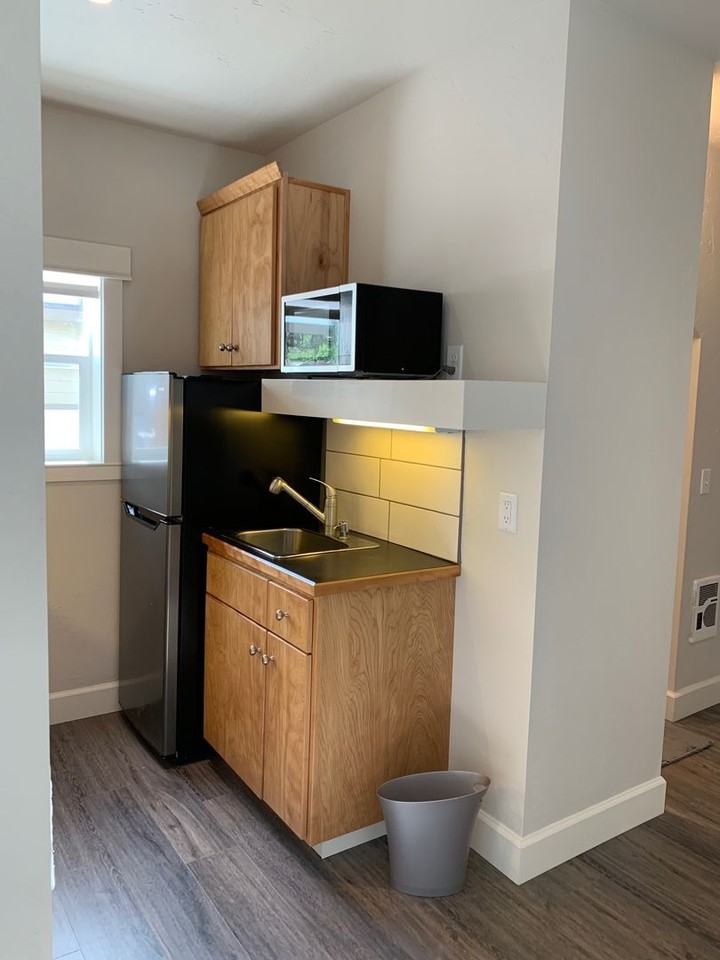 44 Sw Roosevelt Ave #C - Photo 5 of 12