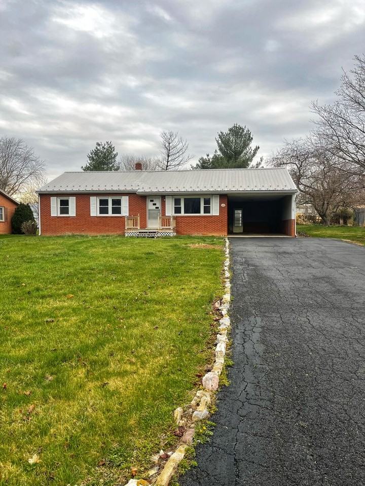 165 Clark St - Photo 2 of 11