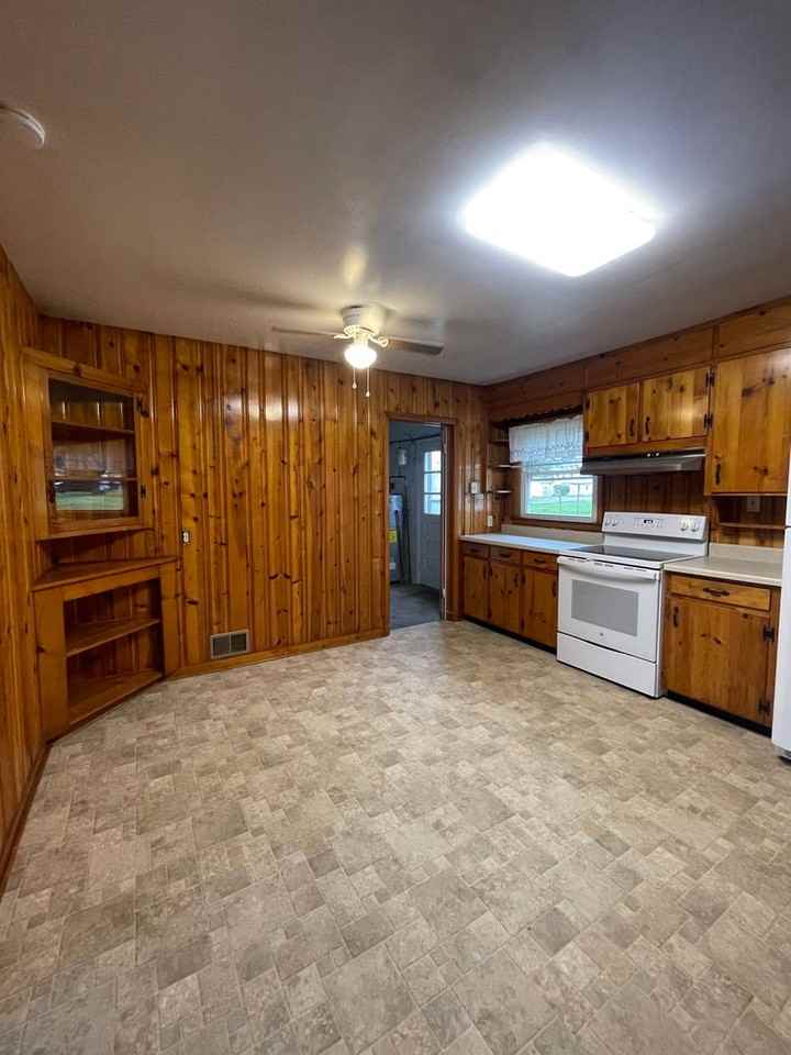 165 Clark St - Photo 3 of 11