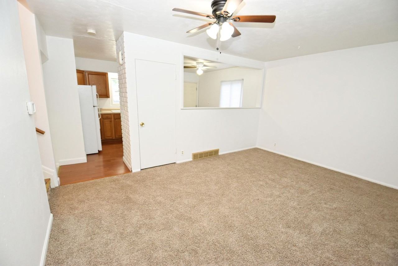 1722 Crestwood Blvd - Photo 3 of 22