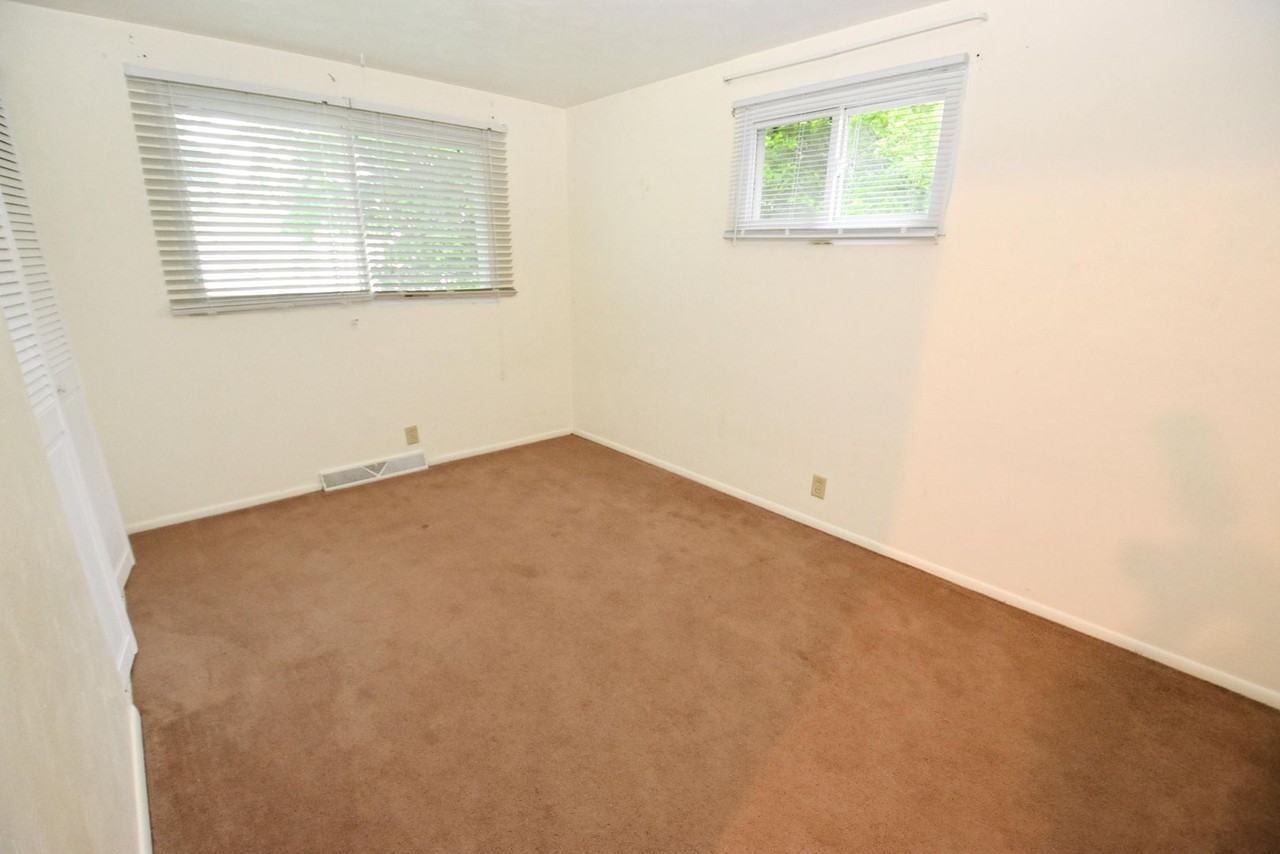 1722 Crestwood Blvd - Photo 6 of 22