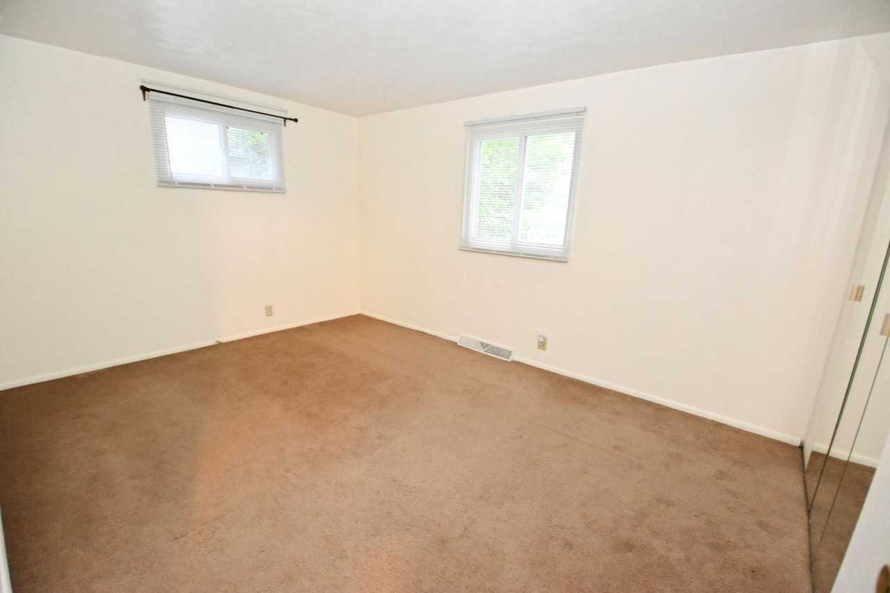 1722 Crestwood Blvd - Photo 7 of 22