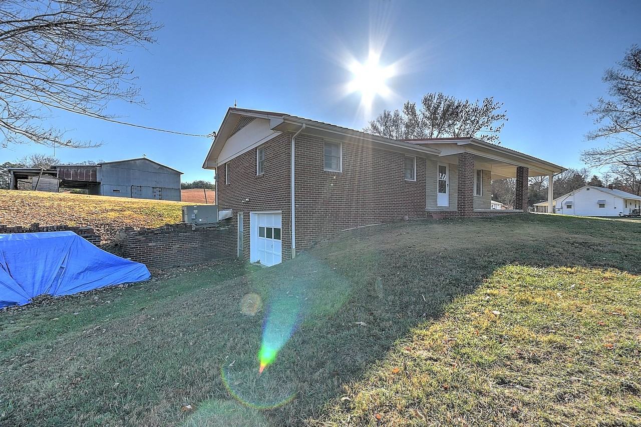 1550 Millers Chapel Rd - Photo 2 of 28