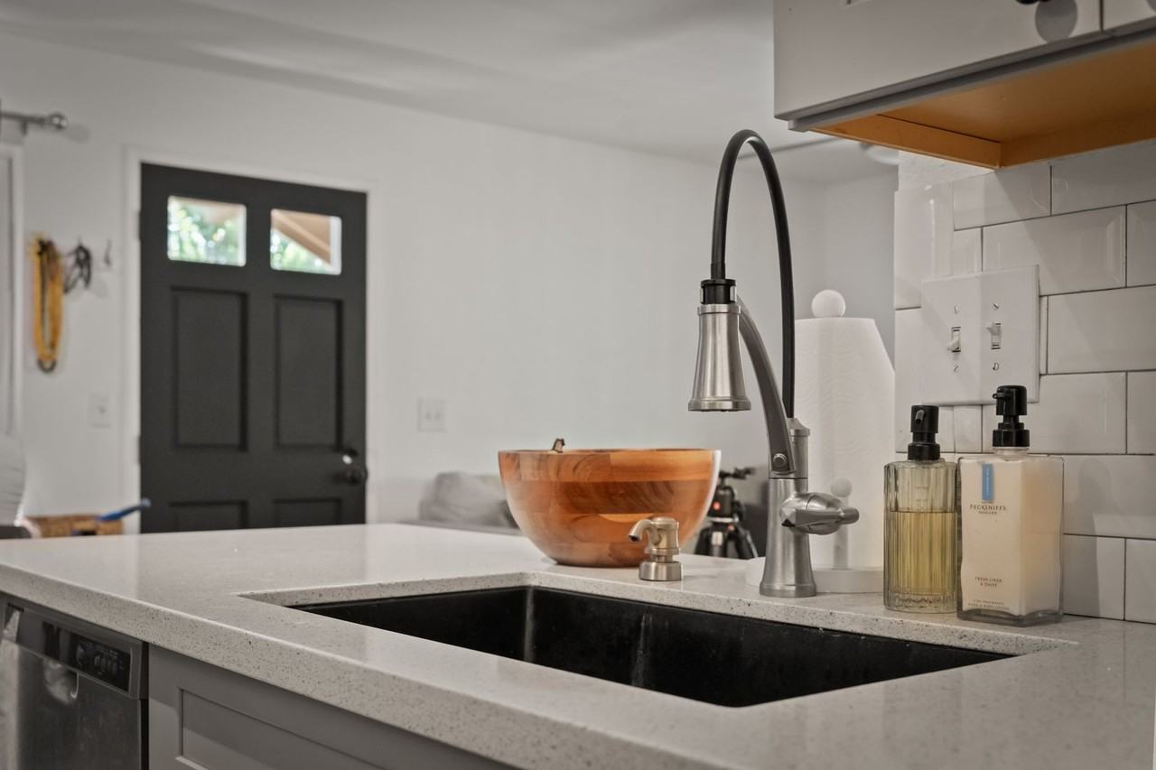 140 Uwapo Rd #204 - Photo 3 of 23