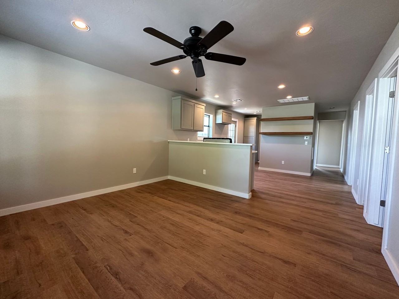 5008 N Asbury Ave - Photo 3 of 17