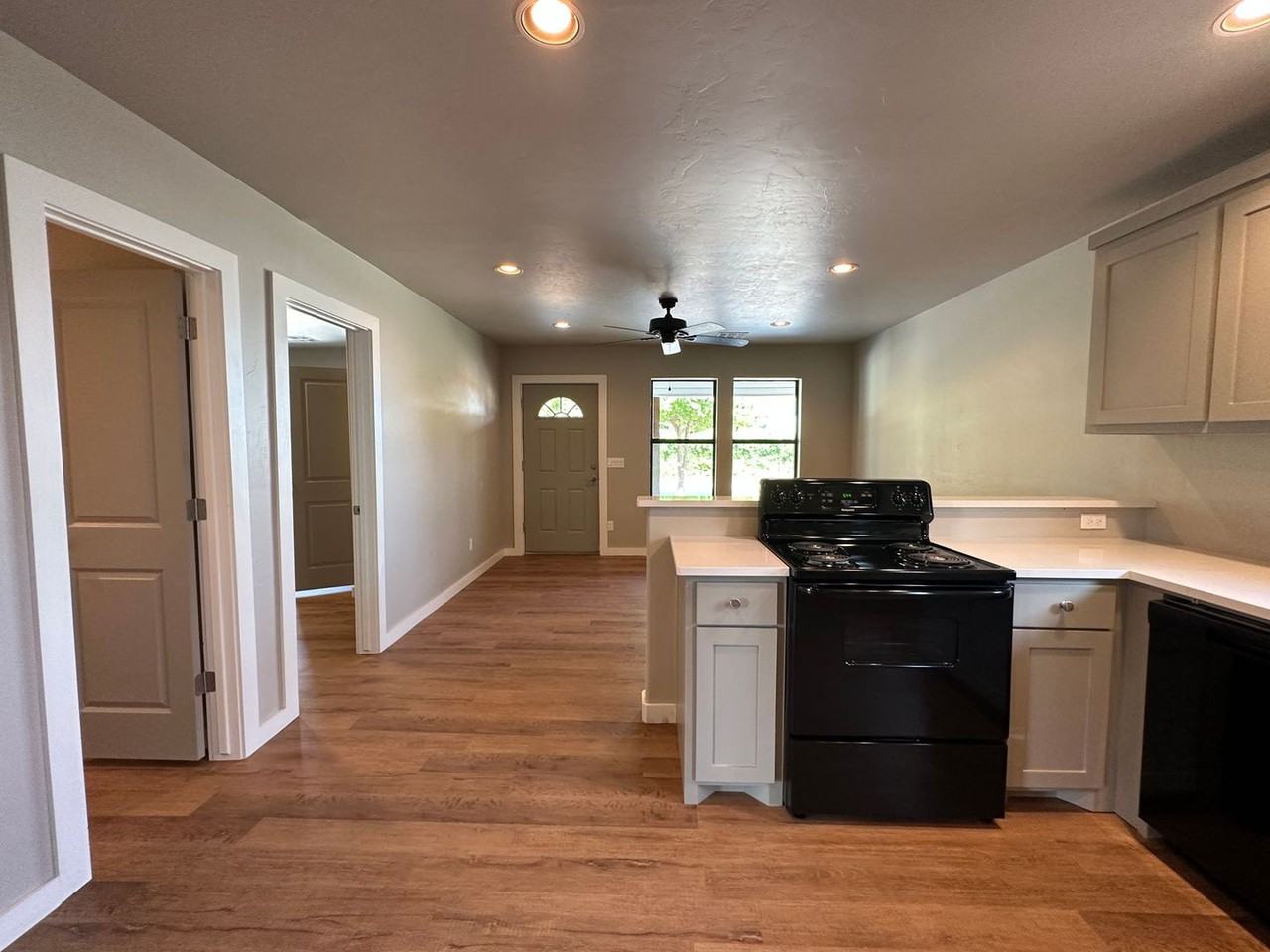 5008 N Asbury Ave - Photo 6 of 17