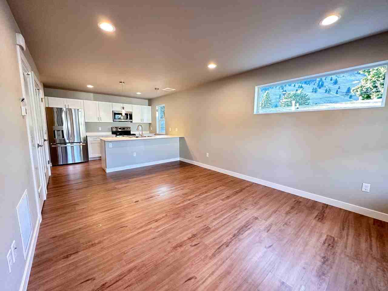 Staple Duplex - Photo 3 of 14
