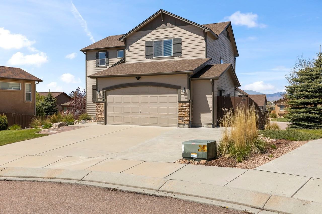 6568 Sawbuck Rd - Photo 2 of 43